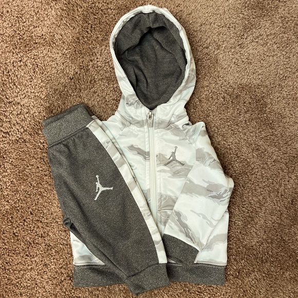 Air Jordan Infant Tracksuit with Hoodie - Picture 1 of 9